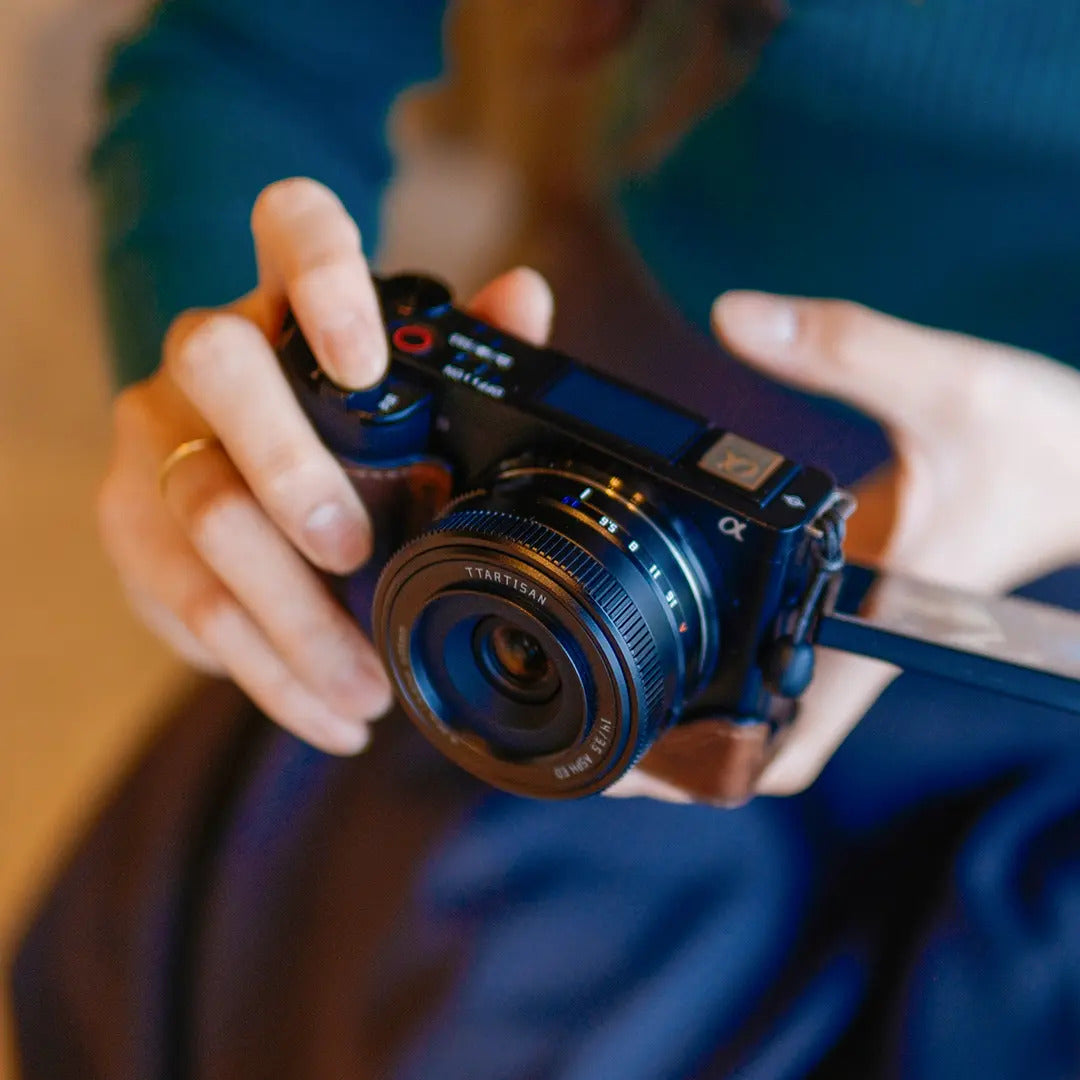 TTArtisan AF 14mm F/3.5 APS-C Prime Lens for mirrorless camera - Sony E Fujifilm X